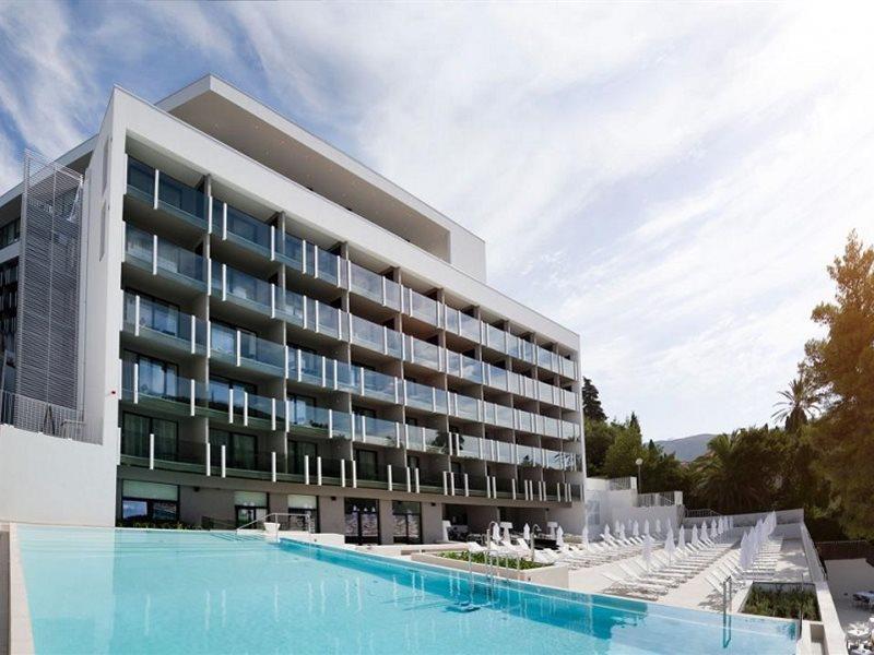 Hotel Kompas 4*